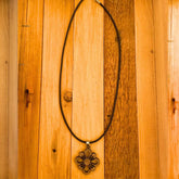 ’Blume des Nordens’ – Halsschmuck für holde Maid & mutigen